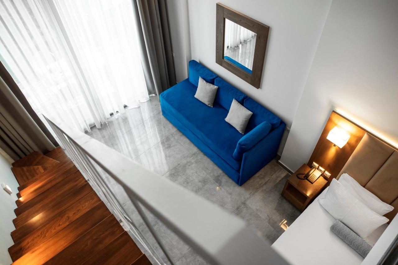 4- You Family Metamorfosi  Exterior foto